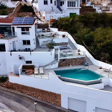 Modern + Infinity Pool. Views In Nerja!